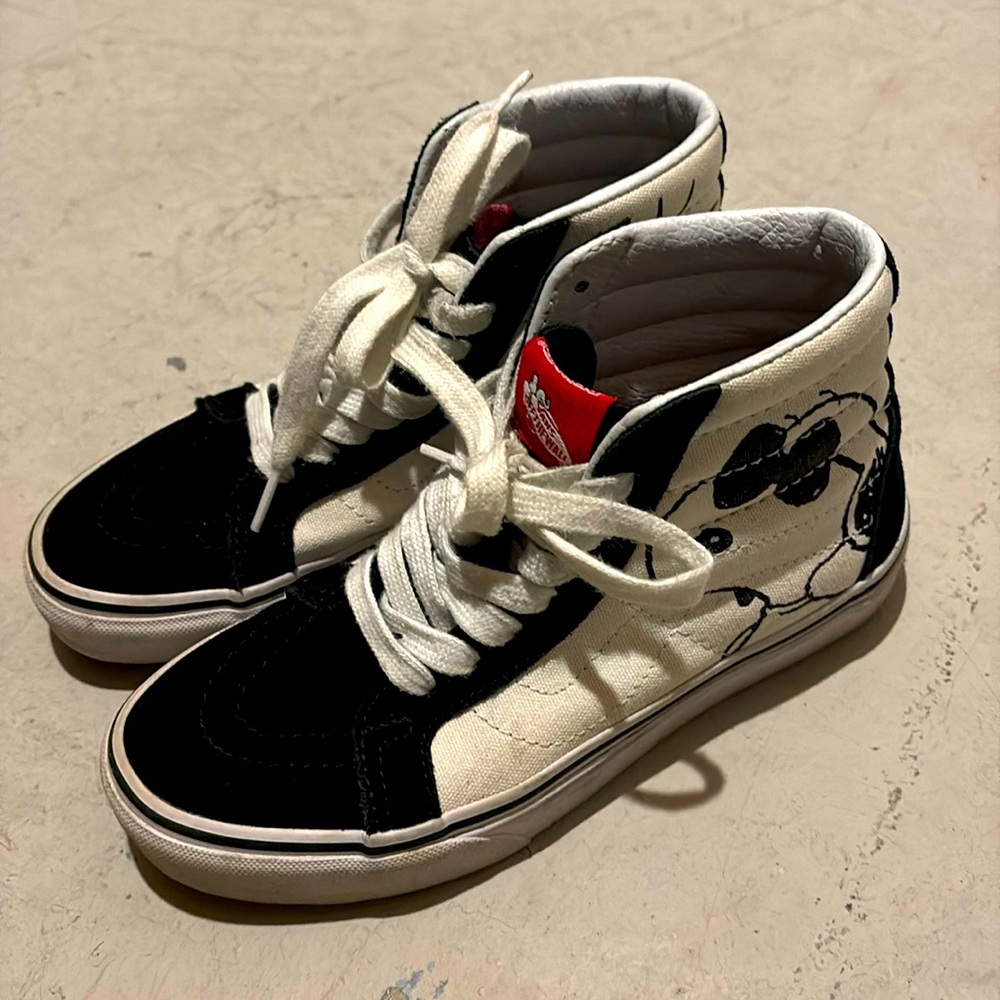 Snoopy vans skate shoes
